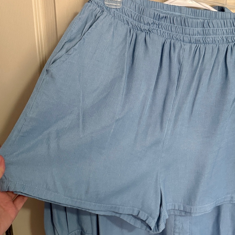 Women's Light Blue Button-Down Shirt and Shorts Set - Picture 4 of 6
